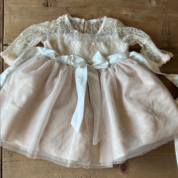 Elegant Cream Lace Kids Formal Dress - Picture 1 of 5